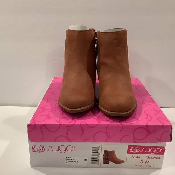 NWT Girl’s Paste Chestnut Color Ankle Boots. Size 3M. - Picture 2 of 13